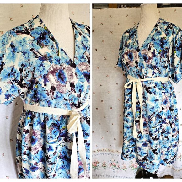 Sz L to XL Kimono Sleeve Wrap Dress Blue Floral NEW - Picture 1 of 12